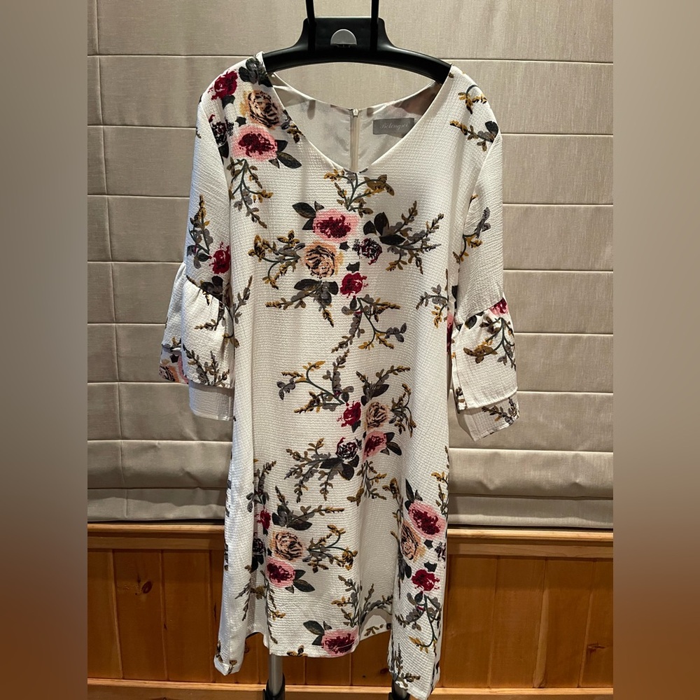 Women’s floral print dress. Great for any occasion